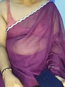 Snapshot of Malluivaniya chatting on June 27, 5:51 pm Malluivaniya online show from June 27, 5:51 pm