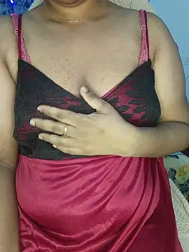 Snapshot of Malluivaniya chatting on July 17, 5:40 pm Malluivaniya online show from July 17, 5:40 pm