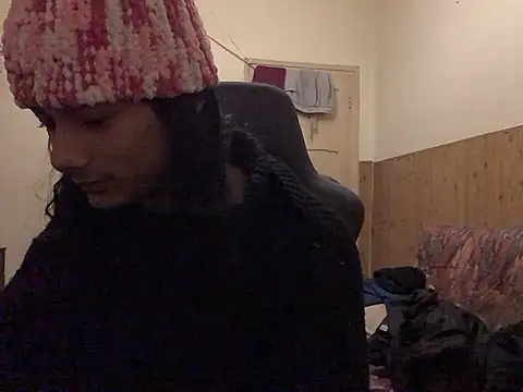 Snapshot of calliemaggotbone chatting on January 16, 4:27 am calliemaggotbone online show from January 16, 4:27 am