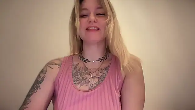 Snapshot of Isabel-Bailey chatting on December 6, 9:24 pm Isabel-Bailey online show from December 6, 9:24 pm