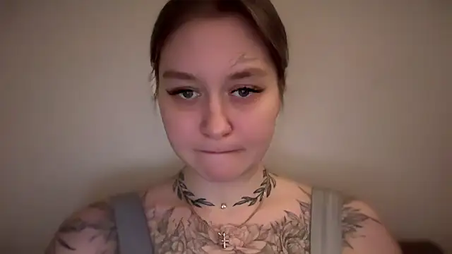 Snapshot of Isabel-Bailey chatting on December 21, 8:21 pm Isabel-Bailey online show from December 21, 8:21 pm