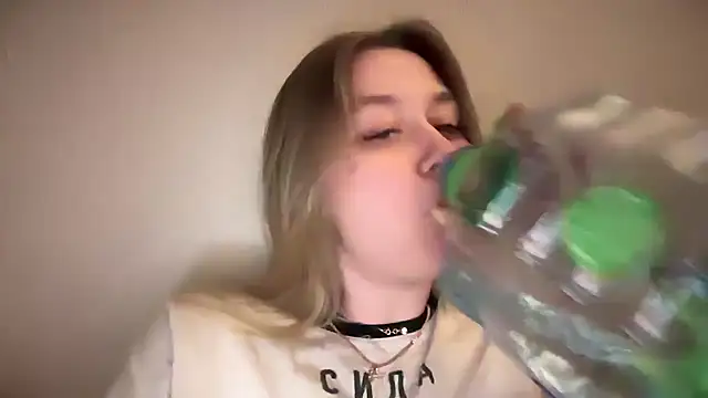 Snapshot of Isabel-Bailey chatting on December 22, 8:47 pm Isabel-Bailey online show from December 22, 8:47 pm