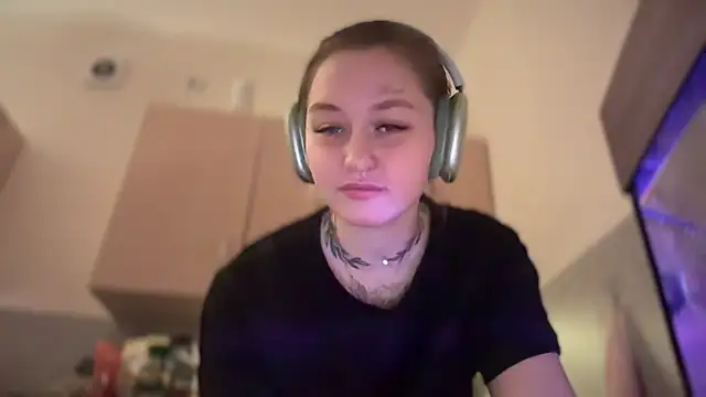 Snapshot of Isabel-Bailey chatting on January 18, 12:57 am Isabel-Bailey online show from January 18, 12:57 am