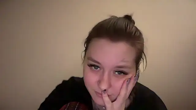 Snapshot of Isabel-Bailey chatting on January 22, 10:05 pm Isabel-Bailey online show from January 22, 10:05 pm