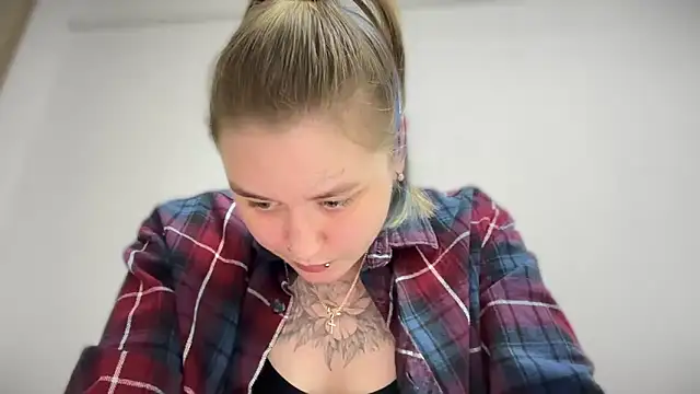 Snapshot of Isabel-Bailey chatting on October 3, 9:01 pm Isabel-Bailey online show from October 3, 9:01 pm