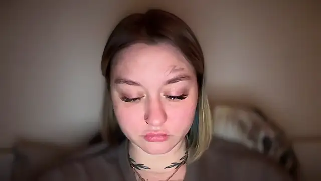 Snapshot of Isabel-Bailey chatting on November 11, 10:10 pm Isabel-Bailey online show from November 11, 10:10 pm