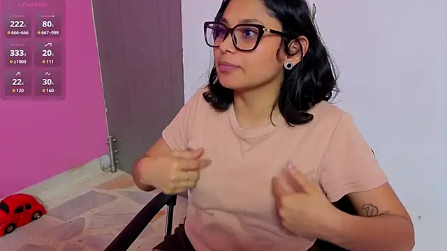 Cuteprincess21 online show from October 19, 12:22 am