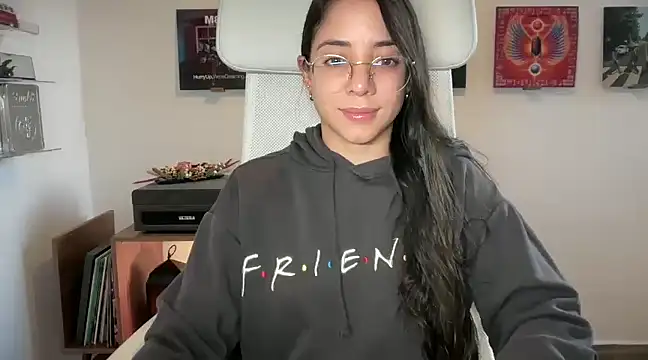 adriana  sosa  online show from January 4, 10:13 pm