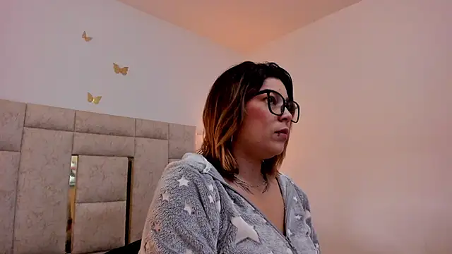 PauletteJ online show from December 27, 11:50 am