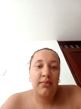 Snapshot of Miss-boobs chatting on January 16, 7:52 pm Miss-boobs online show from January 16, 7:52 pm