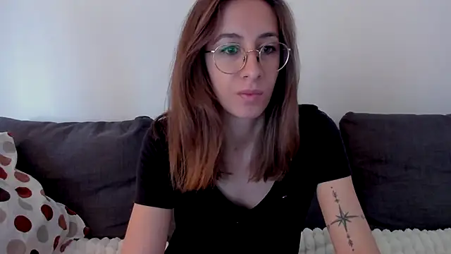 Snapshot of DesireMore90 chatting on May 20, 9:15 am DesireMore90 online show from May 20, 9:15 am