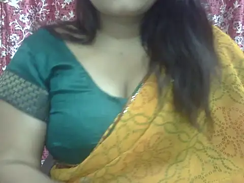 Lusty Wife1 online show from April 18, 6:34 pm