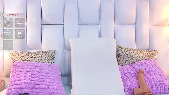 Iris Ross  online show from November 8, 11:32 am