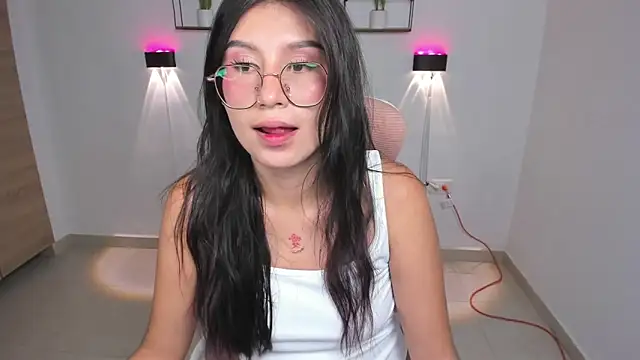 emily villamil online show from February 7, 9:51 pm