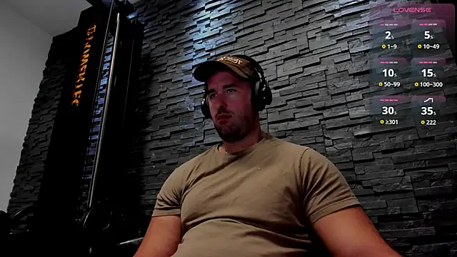 Snapshot of David_Big_Daddy chatting on October 31, 7:37 pm David Big Daddy online show from October 31, 7:37 pm