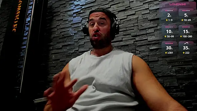 Snapshot of David_Big_Daddy chatting on November 6, 8:21 pm David Big Daddy online show from November 6, 8:21 pm