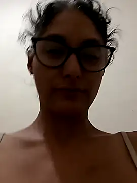 Snapshot of brdot_ chatting on November 20, 8:47 am brdot online show from November 20, 8:47 am