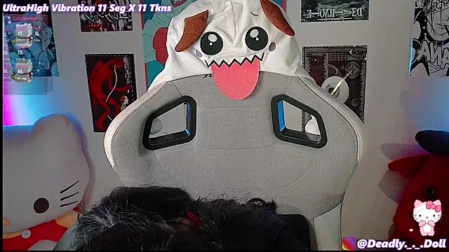 Snapshot of Deadly_Doll chatting on December 18, 2:32 am Deadly Doll online show from December 18, 2:32 am
