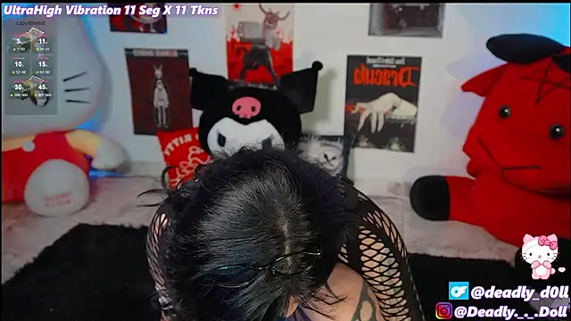 Snapshot of Deadly_Doll chatting on February 13, 2:12 am Deadly Doll online show from February 13, 2:12 am