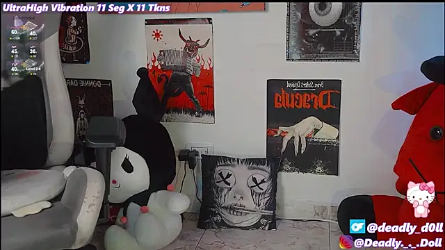 Snapshot of Deadly_Doll chatting on February 20, 2:07 am Deadly Doll online show from February 20, 2:07 am