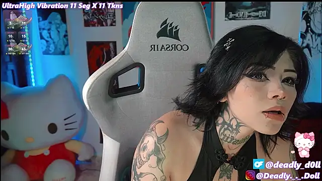 Snapshot of Deadly_Doll chatting on February 23, 10:42 pm Deadly Doll online show from February 23, 10:42 pm