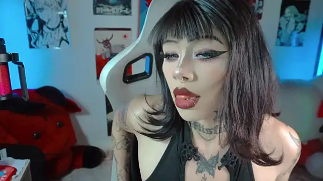 Snapshot of Deadly_Doll chatting on September 18, 10:34 pm Deadly Doll online show from September 18, 10:34 pm