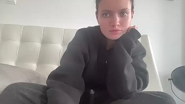 Snapshot of mariemelissah chatting on December 21, 7:59 am mariemelissah online show from December 21, 7:59 am