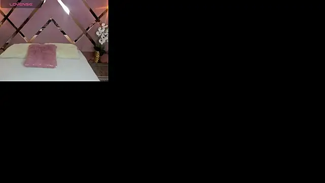 SHANONCLARK online show from March 12, 7:17 pm