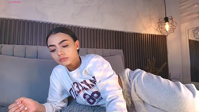 SHANONCLARK online show from February 24, 7:12 pm