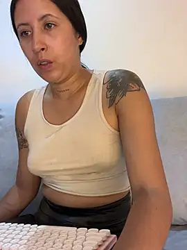 marthina thompsson online show from February 8, 5:08 am