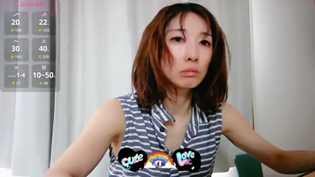 Snapshot of Love_me_Eri_ chatting on July 25, 4:54 am Love me Eri online show from July 25, 4:54 am