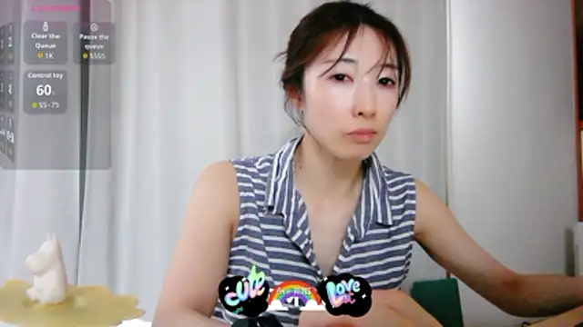 Snapshot of Love_me_Eri_ chatting on August 1, 6:34 am Love me Eri online show from August 1, 6:34 am