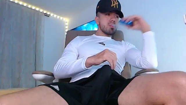 taylor cruz online show from March 13, 2:51 am