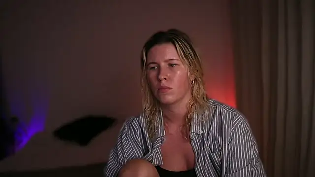 Snapshot of moonamii chatting on September 9, 6:29 pm moonamii online show from September 9, 6:29 pm