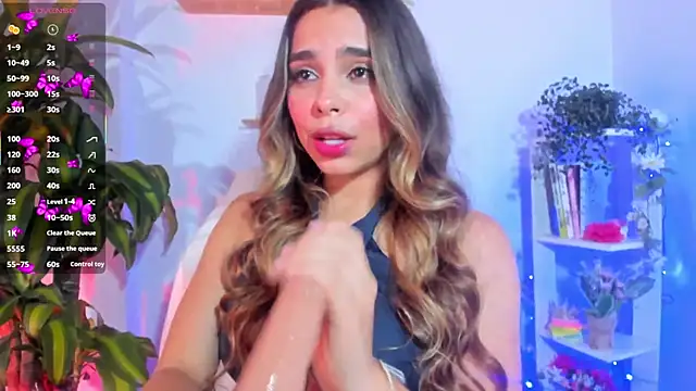 crisbell lopez online show from May 9, 1:11 am