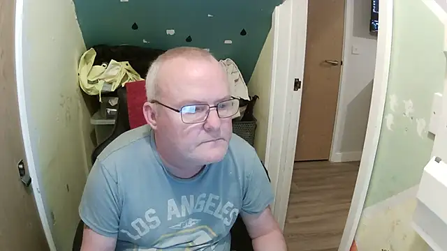 FriendlyDave online show from February 6, 7:40 pm