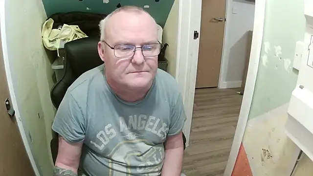 FriendlyDave online show from February 9, 8:13 pm