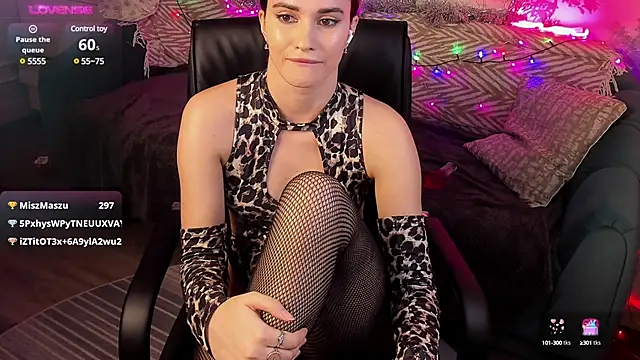 amanda strong online show from January 8, 4:02 am