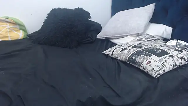 Snapshot of queenofwetqueens chatting on October 25, 4:24 pm queenofwetqueens online show from October 25, 4:24 pm