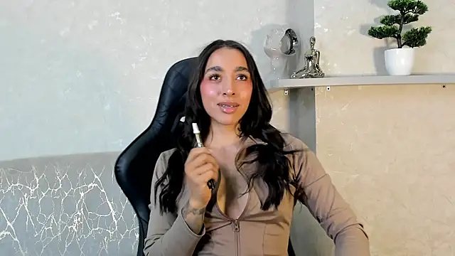 KAYLA BATISTA online show from July 16, 10:49 pm