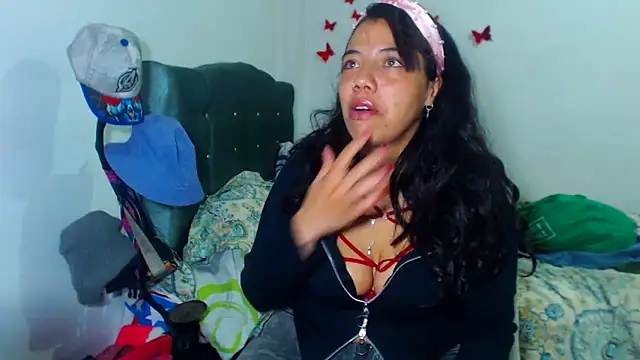 AmaraRoberts420 online show from November 22, 1:37 am