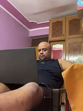 Snapshot of Dick_6inches chatting on June 8, 3:40 am Dick 6inches online show from June 8, 3:40 am