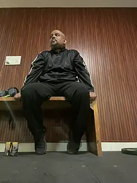 Snapshot of Dick_6inches chatting on July 6, 12:40 am Dick 6inches online show from July 6, 12:40 am