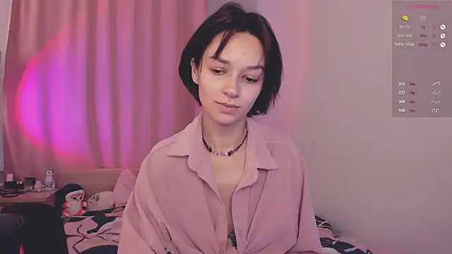 VivianLy  online show from December 4, 12:14 pm