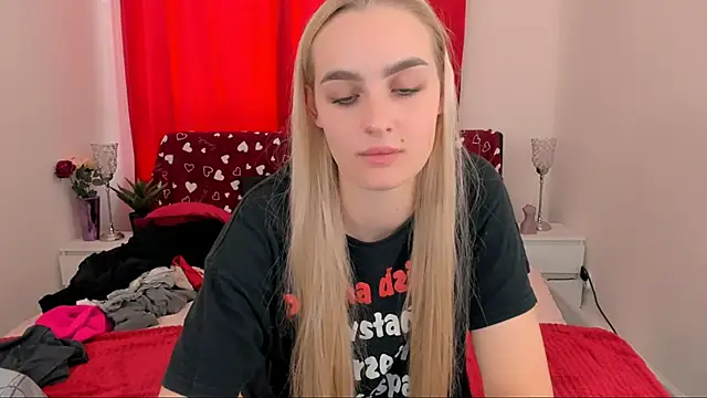 OliviaKisss online show from December 2, 12:40 pm