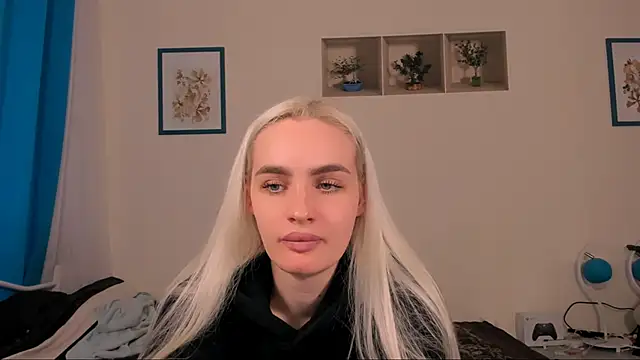 Snapshot of OliviaKisss chatting on May 13, 1:08 pm OliviaKisss online show from May 13, 1:08 pm