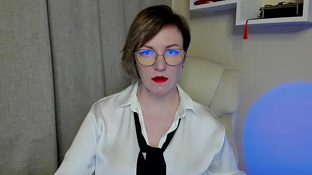 Snapshot of feliziaDesire chatting on May 7, 11:26 am feliziaDesire online show from May 7, 11:26 am
