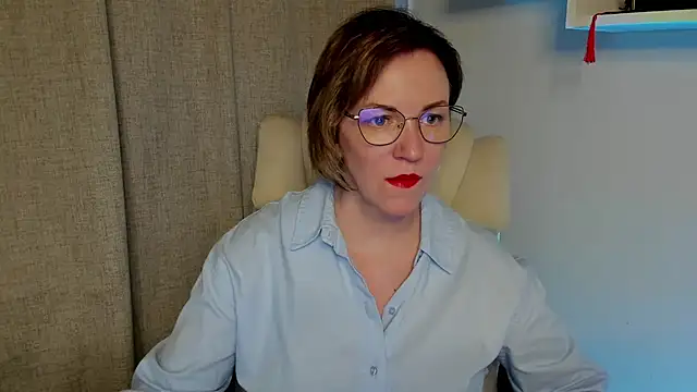 Snapshot of feliziaDesire chatting on May 9, 6:29 am feliziaDesire online show from May 9, 6:29 am