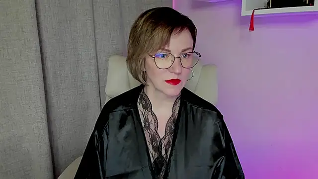 Snapshot of feliziaDesire chatting on May 10, 8:52 am feliziaDesire online show from May 10, 8:52 am