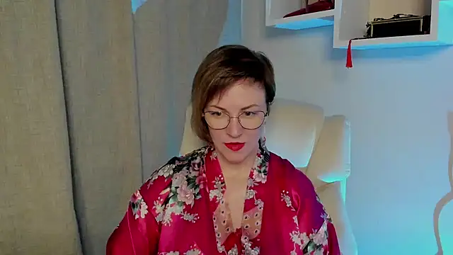 Snapshot of feliziaDesire chatting on May 16, 7:05 am feliziaDesire online show from May 16, 7:05 am